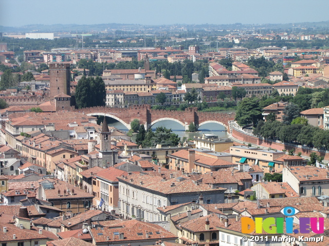 SX19178 Ponte di Castelvecchio from Lamberti Tower, Verona, Italy